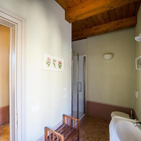 Villa Rosellina Bee