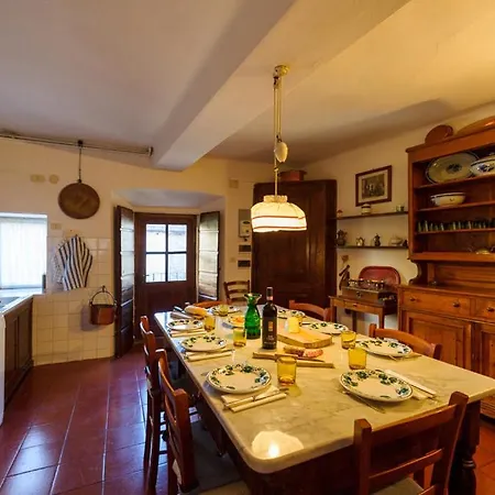 Villa Rosellina Bee